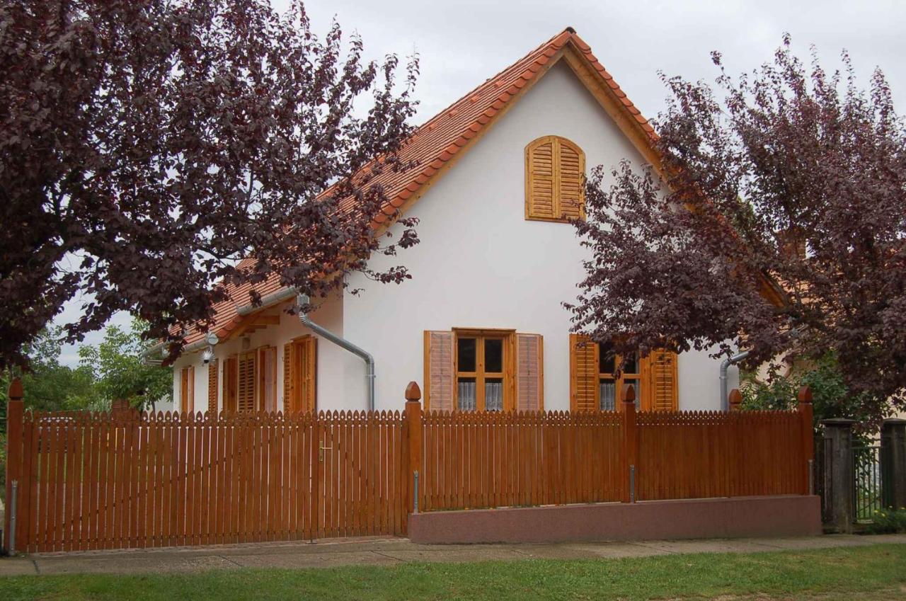 Apartment Balatonbereny 8 Exterior foto